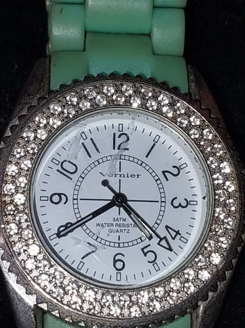 A COLLECTION OF FASHION DRESS WATCHES SOLD AS IS NOT TESTED