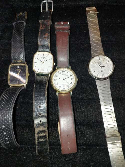 A COLLECTION OF QUALITY PULSAR AND OTHER WRISTWATCHES SOLD AS IS NOT TESTED