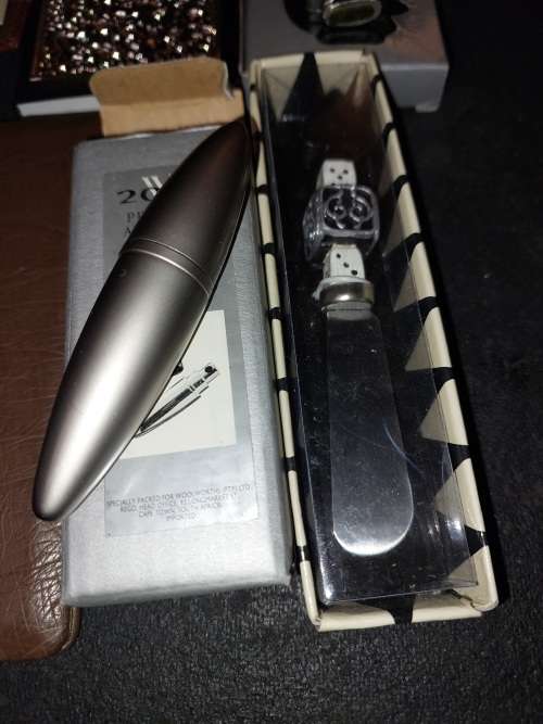AN EXECUTIVES COLLECTION OF ACCESSORIES