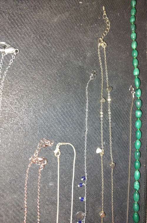 A BULK VINTAGE COLLECTION OF HIGH-QUALITY JADE ICE AND SILVER-PLATED AND GOLD-PLATED JEWELRY