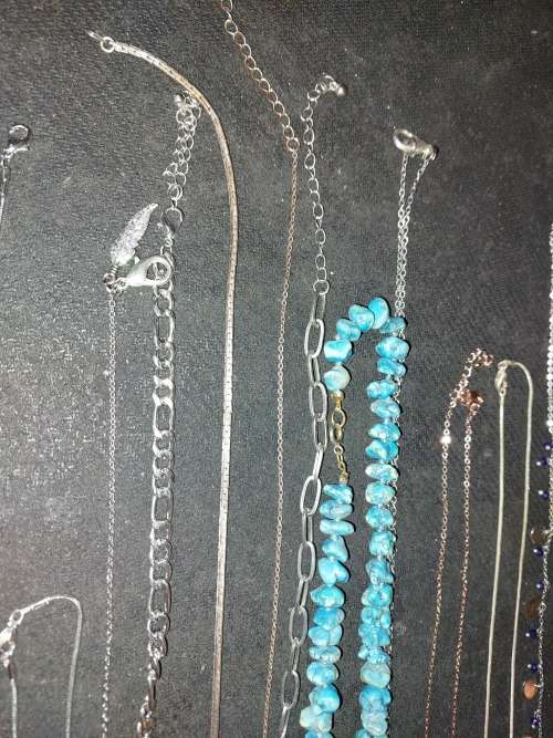 A BULK VINTAGE COLLECTION OF HIGH-QUALITY JADE ICE AND SILVER-PLATED AND GOLD-PLATED JEWELRY