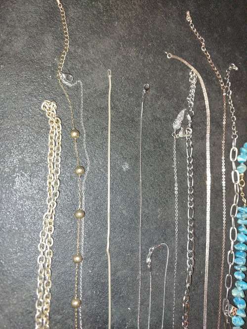 A BULK VINTAGE COLLECTION OF HIGH-QUALITY JADE ICE AND SILVER-PLATED AND GOLD-PLATED JEWELRY