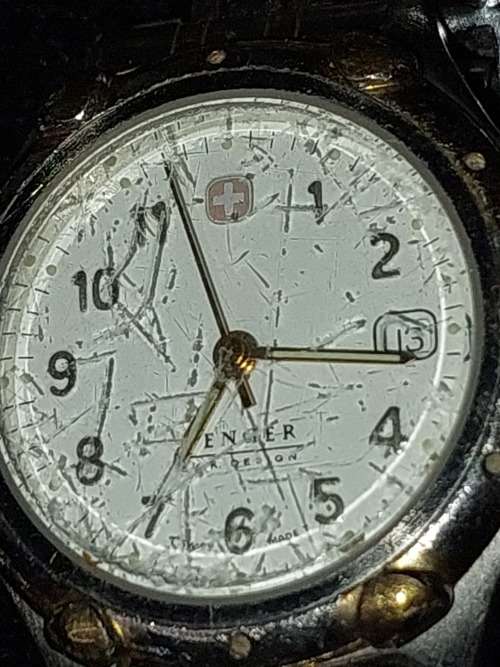 A VINTAGE COLLECTION WOMEN DRESS WATCHES SOLD AS IS NOT TESTED