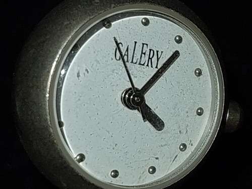 A VINTAGE COLLECTION WOMEN DRESS WATCHES SOLD AS IS NOT TESTED