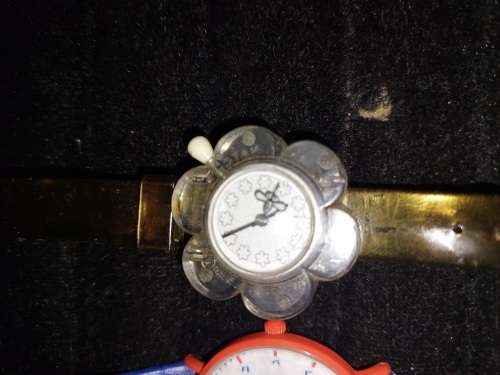 A JOBLT WRIST WATCHES FOR GIRLS SOLD AS IS NOT TESTED