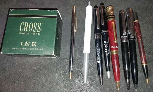 A VINTAGE COLLECTION OF EXECUTIVE PENS AND CROSS INK SOLD AS IS NOT TESTED