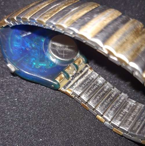 A SWATCH VINTAGE WRIST WATCH WORKING SOLD AS IS