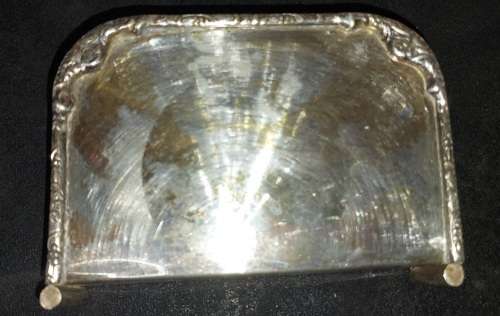 A VINTAGE JOB LOT EPNS AND SILVERPLATED UTENSILS SOLD AS IS
