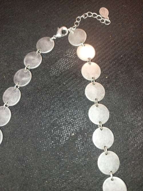 AN IMMIGRATING LADY`S QUALITY COLLECTION OF COSTUME NECKLACES SOLD AS IS