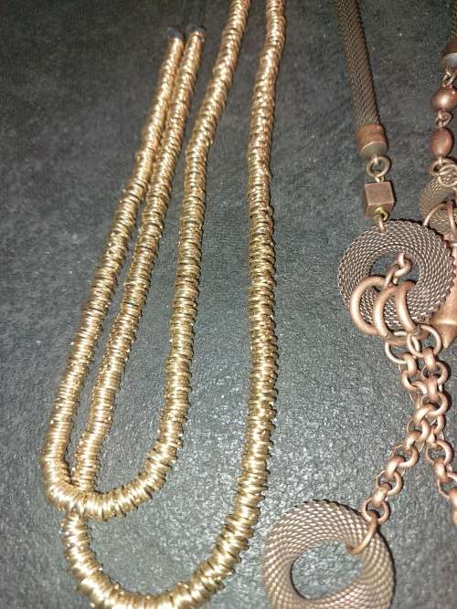 AN IMMIGRATING LADY`S QUALITY COLLECTION OF COSTUME NECKLACES SOLD AS IS