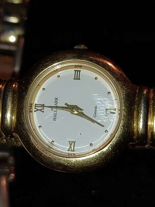 A VINTAGE JOB LOT FASHION WOMANS WATCHES SOLD AS IS NOT TESTED