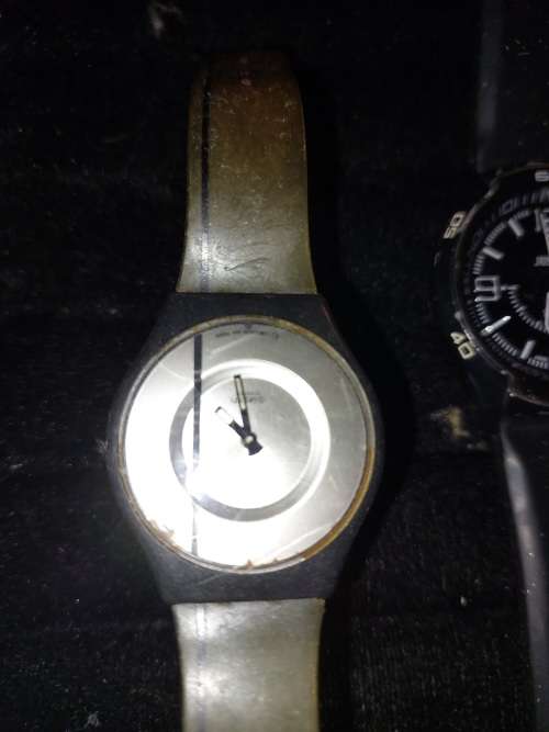 A JOBLOT CASUAL FASHION WATCHES SOLD AS IS NOT TESTED