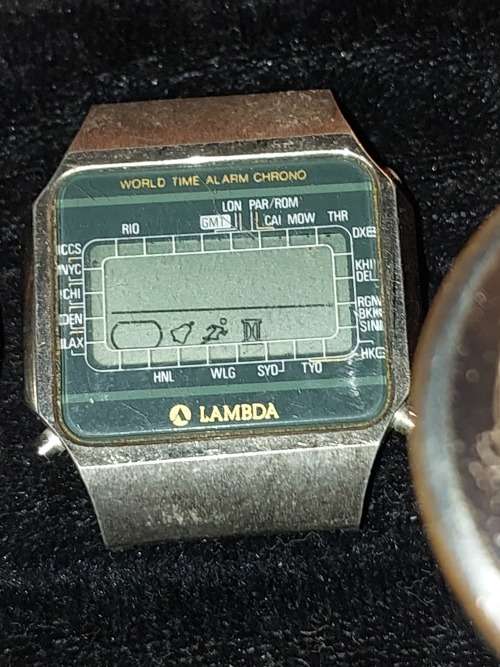 A JOBLOT CASUAL FASHION WATCHES SOLD AS IS NOT TESTED