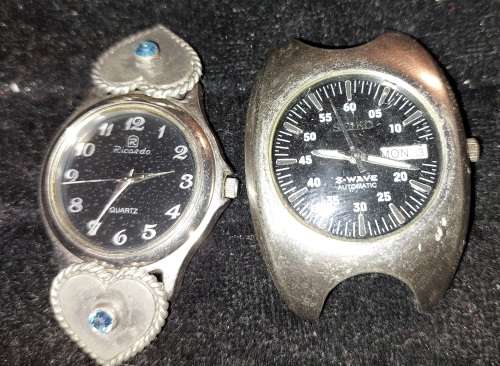 2 VINTAGE WATCHES A RICARDO QUARTZ AND SEIKO S-WAVE AUTOMATIC