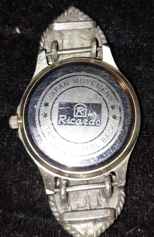 2 VINTAGE WATCHES A RICARDO QUARTZ AND SEIKO S-WAVE AUTOMATIC