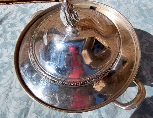 A VINTAGE SERANCO SILVERPLATED ON COPPER TURINE SOLD AS IS