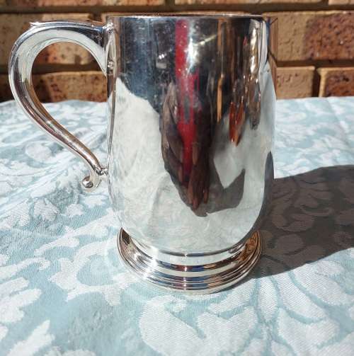 A VINTAGE BEAUTIFULL BEER PINT MUG