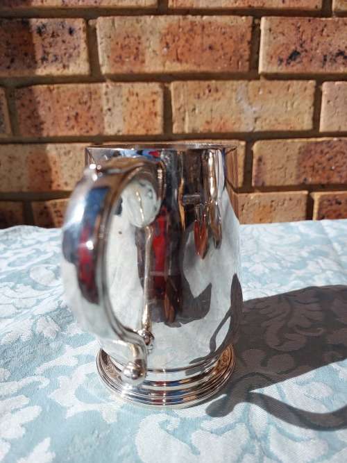 A VINTAGE BEAUTIFULL BEER PINT MUG