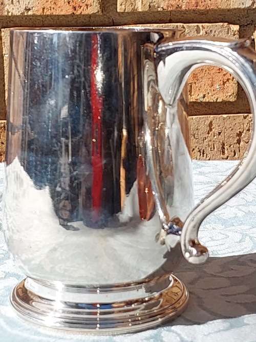 A VINTAGE BEAUTIFULL BEER PINT MUG