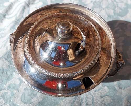 A VINTAGE SERANCO SP.ON C SMALL SAUCE TURINE IN GOOD CONDITION SOLD AS IS