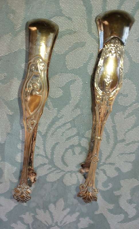 A COLLECTION OF VINTAGE EPNS TONGS