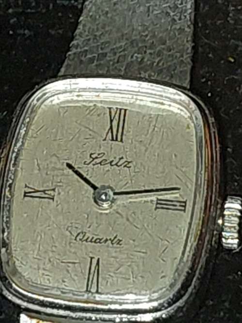 A VINTAGE COLLECTION JOB LOT WOMANS WRIST WATCHES SOLD AS IS NOT TESTED