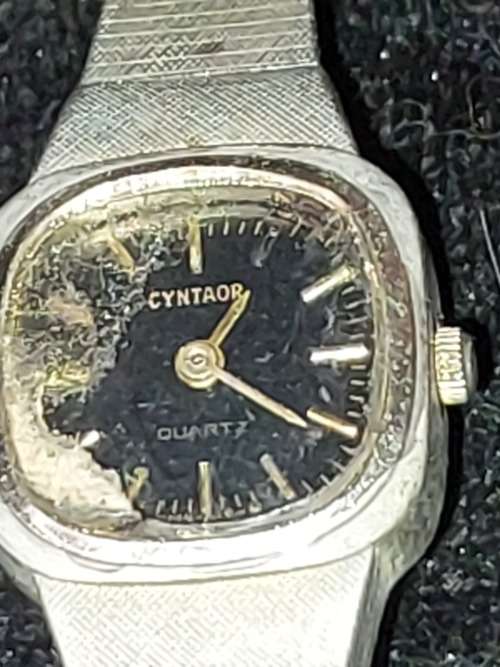 A VINTAGE COLLECTION JOB LOT WOMANS WRIST WATCHES SOLD AS IS NOT TESTED