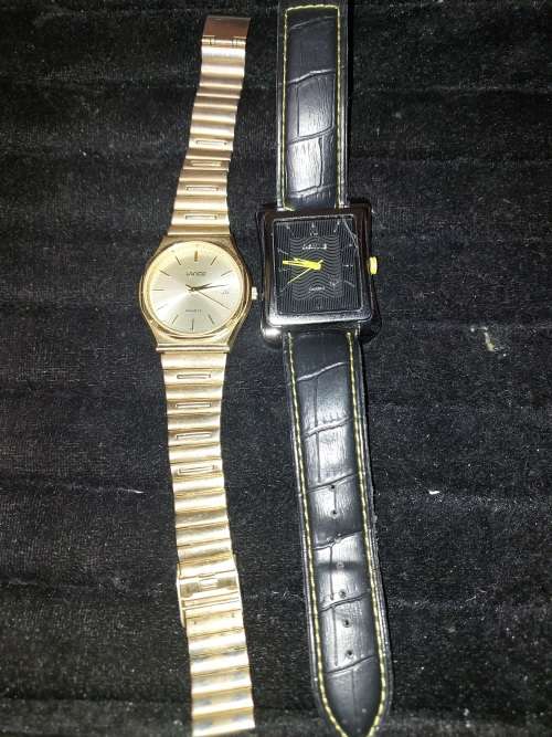 A BEAUTIFUL GOLD PLATED LANCO AND A DIGITI TIME WATCHES SOLD AS IS NOT TESTED