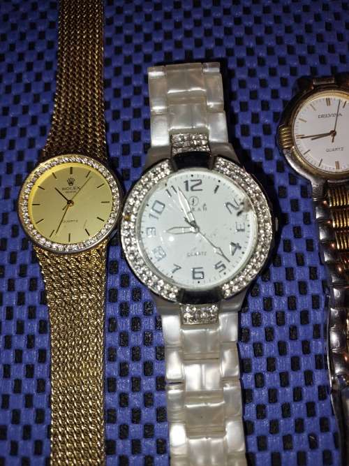 A COLLECTION OF COSTUME WOMANS WRIST WATCHES SOLD AS IS NOT TESTED