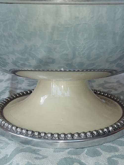 AN ART DECOR  ALUMINUM ALLOY SERVING BOWL