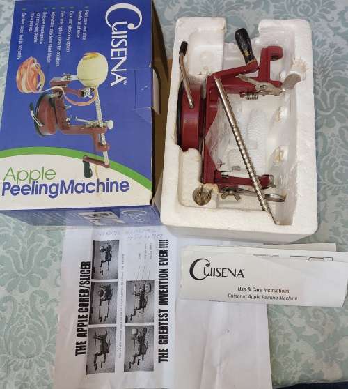 AN ORIGINAL CUISINA APPLE PEELING MACHINE