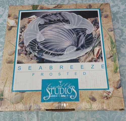 A SEA BREEZE CRYSTAL CLEAR 13 INCH PLATER SOLD AS IS