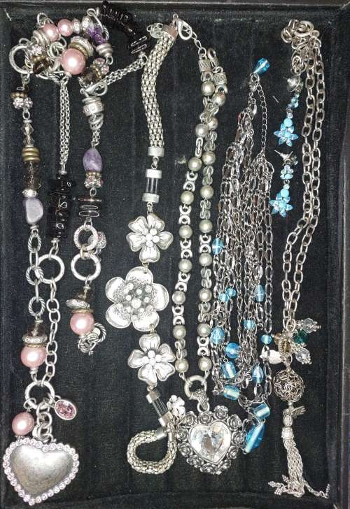 A QUALITY HAND MADE IN ISREAL COSTUME NECKLACES SOLD AS IS