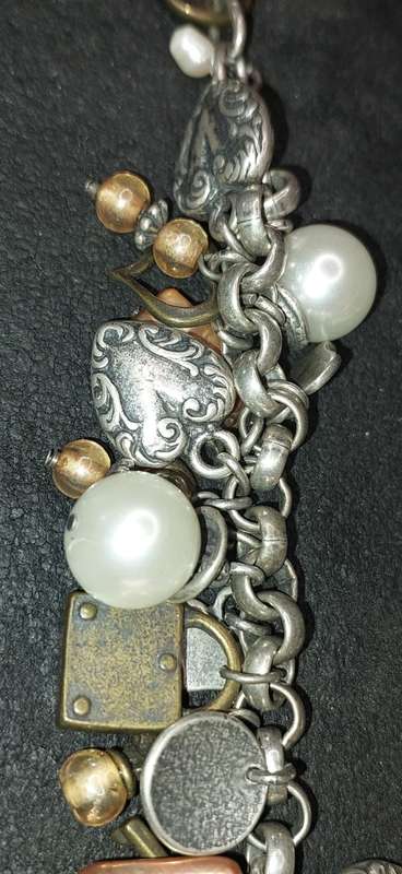 A COLLECTION OF FASHION-DESIGNED QUALITY COSTUME NECKLACES SOLD AS IS