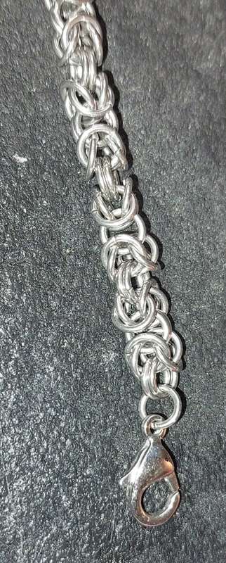 A COLLECTION OF FASHION-DESIGNED QUALITY COSTUME NECKLACES SOLD AS IS