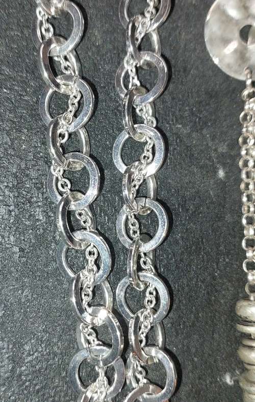 A COLLECTION OF FASHION-DESIGNED QUALITY COSTUME NECKLACES SOLD AS IS