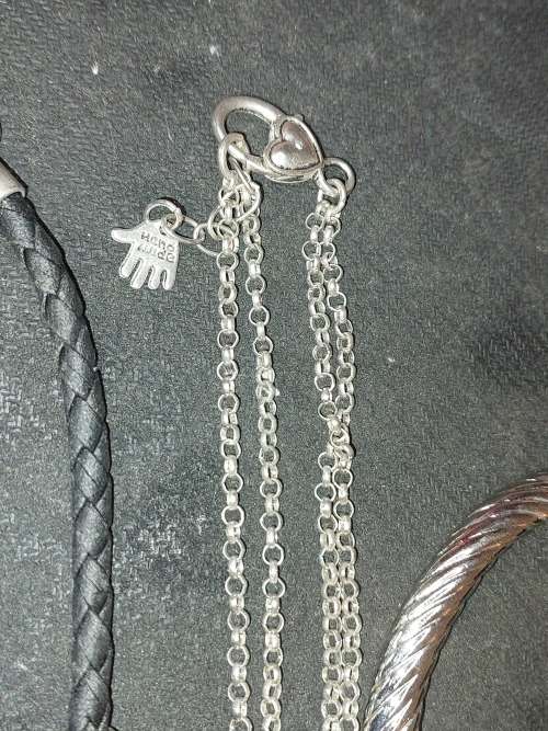 A COLLECTION OF FASHION-DESIGNED QUALITY COSTUME NECKLACES SOLD AS IS