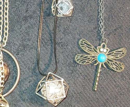 A VINTAGE COLLECTION COSTUME NECKLACES SOLD AS IS