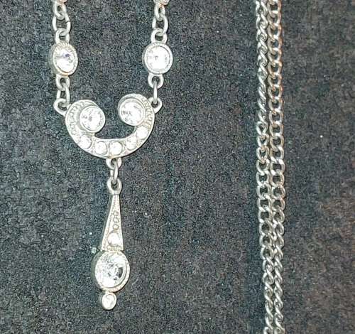 A VINTAGE COLLECTION COSTUME NECKLACES SOLD AS IS