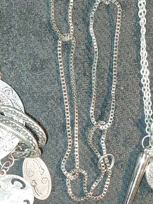 A VINTAGE COLLECTION COSTUME NECKLACES SOLD AS IS