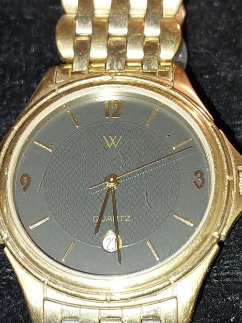 A COLLECTION OF VINTAGE MENS WATCHES SOLD AS IS NOT TESTED