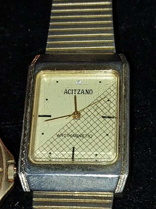 A COLLECTION OF VINTAGE MENS WATCHES SOLD AS IS NOT TESTED