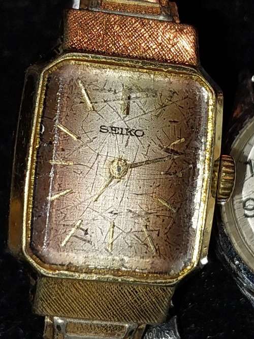 A COLLECTION OF VINTAGE WOMANS DRESS WATCHES