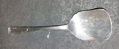 A VINTAGE COLLECTION KITCHENALIA SOLD AS IS