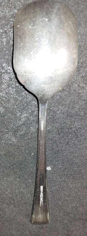 A VINTAGE COLLECTION KITCHENALIA SOLD AS IS