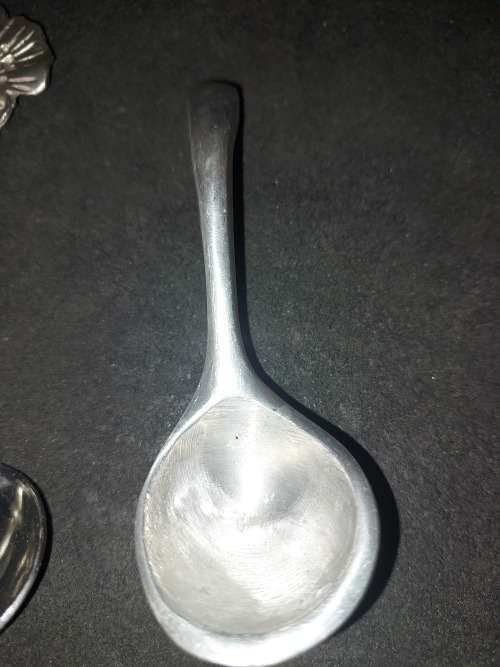 A COLLECTION OF ART DECOR KITCHENALIA SOLD AS IS