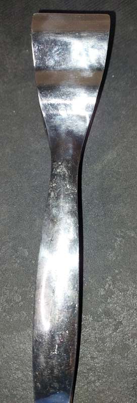 A JOBLOT STAINLESS STEEL SALAD TONGS AND LADELS SOLD AS IS