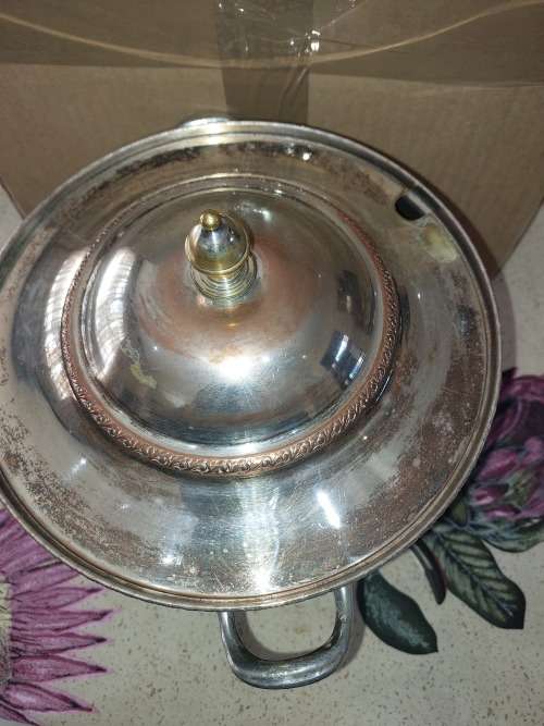 A BEAUTIFUL VINTAGE AND ANTIQUE SERANGO EPNS SOUP TURINE