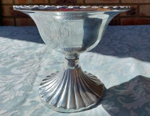A VINTAGE ART DECOR ALUMINUM ALLOY SERVING TRAY SOLD AS IS