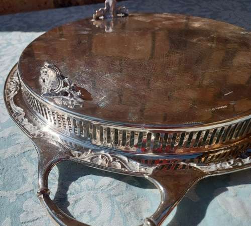 A VINTAGE SERANCO SILVER PLATED ON BRASS 50 CM DIAMETER SERVING TRAY SOLD AS IS